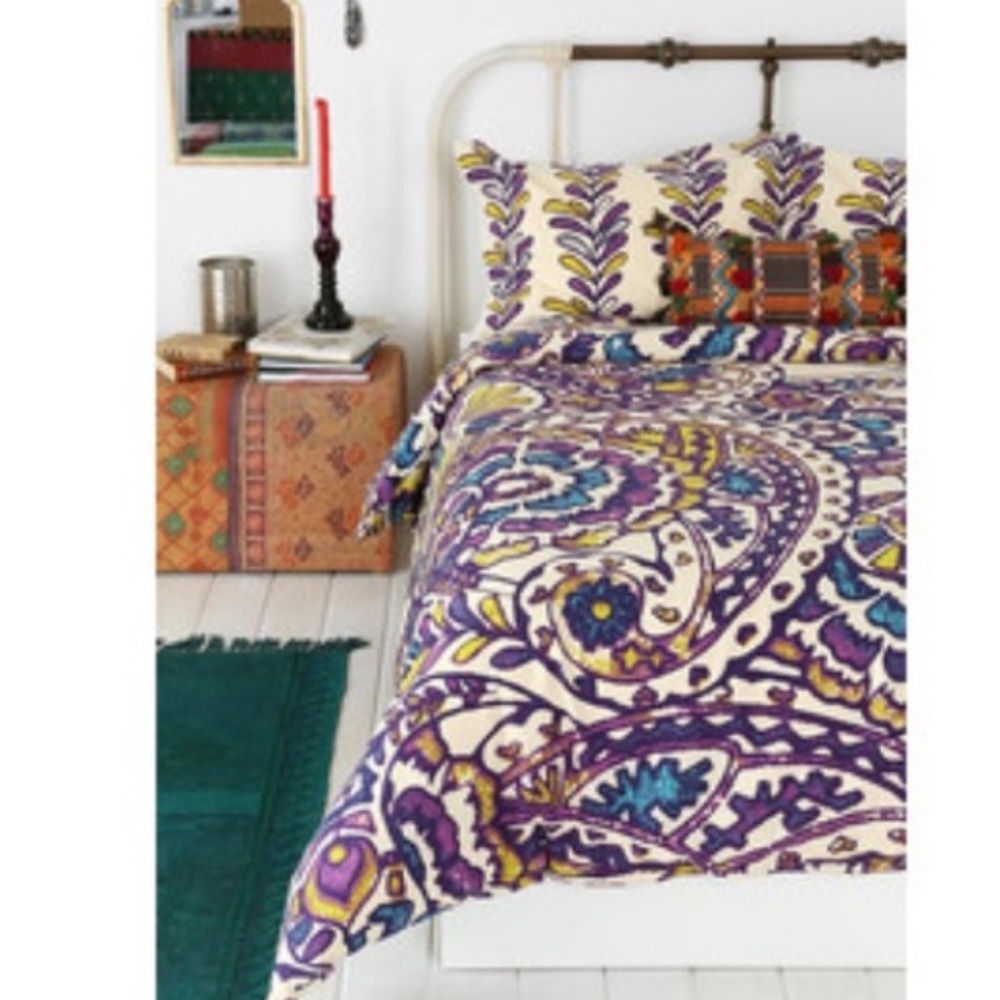 Set/2 MT Uran Outfitters *Twin/Twin XL* 2-pc Purple Paisley Duvet Cover & Case